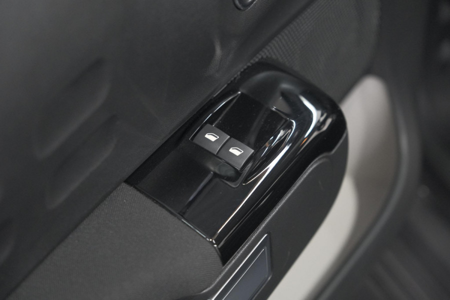 Citroën C3 PureTech 110 EAT6 C-Series | Apple Carplay | Parkeersensoren | Climate Control