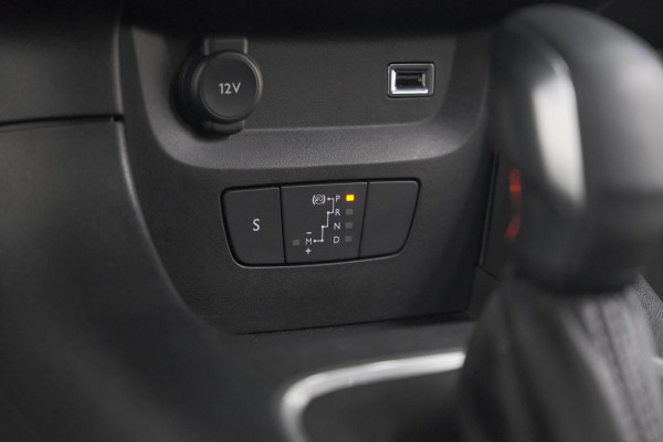 Citroën C3 PureTech 110 EAT6 C-Series | Apple Carplay | Parkeersensoren | Climate Control