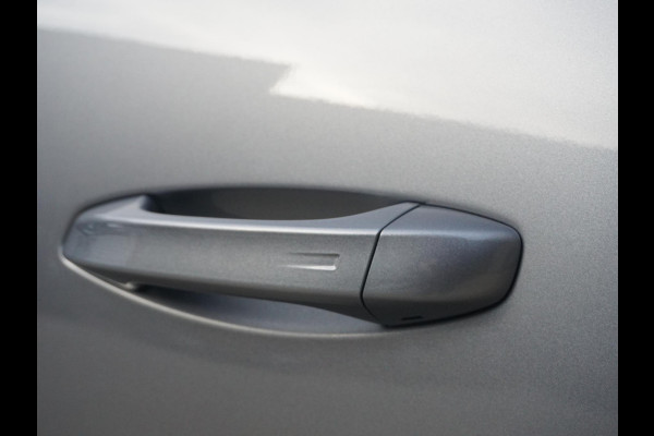 Peugeot 3008 1.2 Hybrid 136 GT Leder alcantara interieur | All season banden