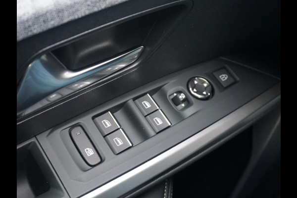 Peugeot 3008 1.2 Hybrid 136 GT Leder alcantara interieur | All season banden