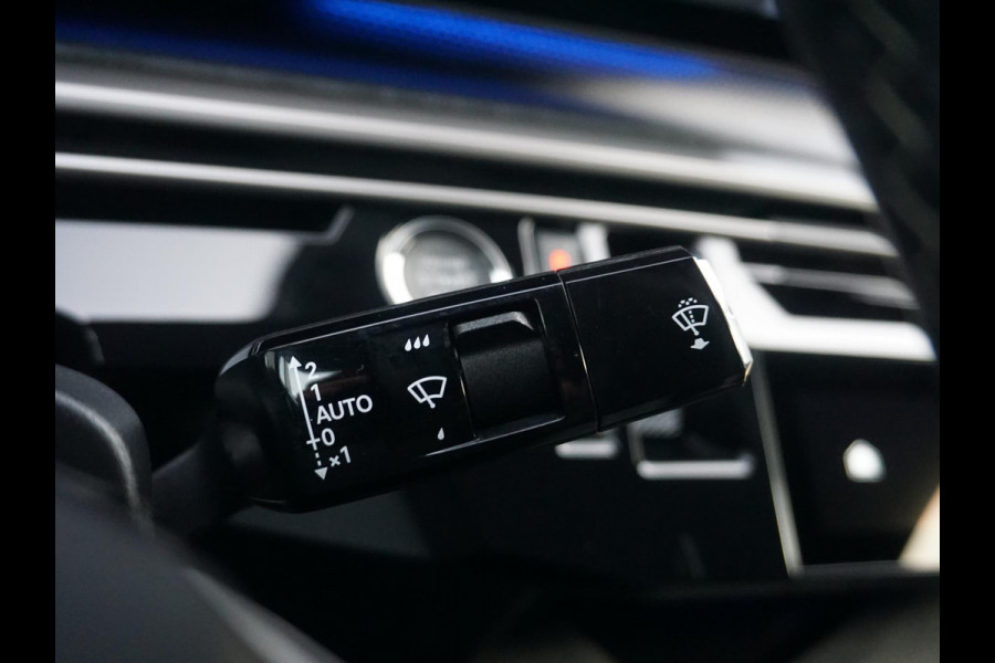 Peugeot 3008 1.2 Hybrid 136 GT Leder alcantara interieur | All season banden