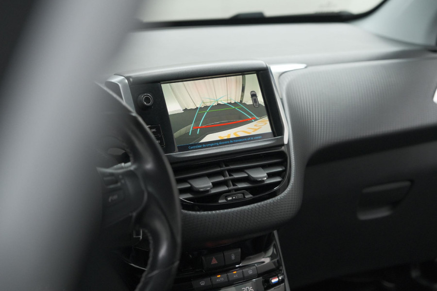 Peugeot 2008 PureTech 110 EAT6 Allure | Camera | Navigatie | Parkeersensoren | Apple Carplay