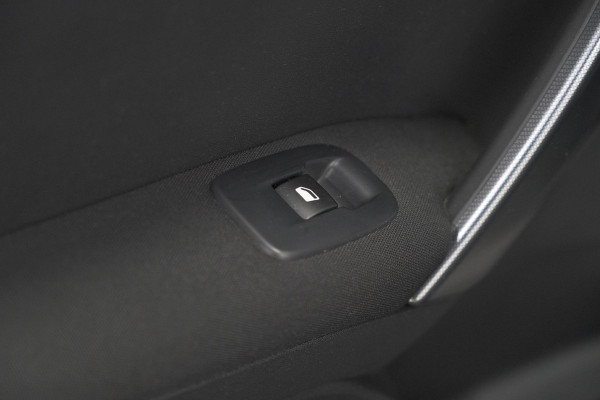 Peugeot 2008 PureTech 110 EAT6 Allure | Camera | Navigatie | Parkeersensoren | Apple Carplay