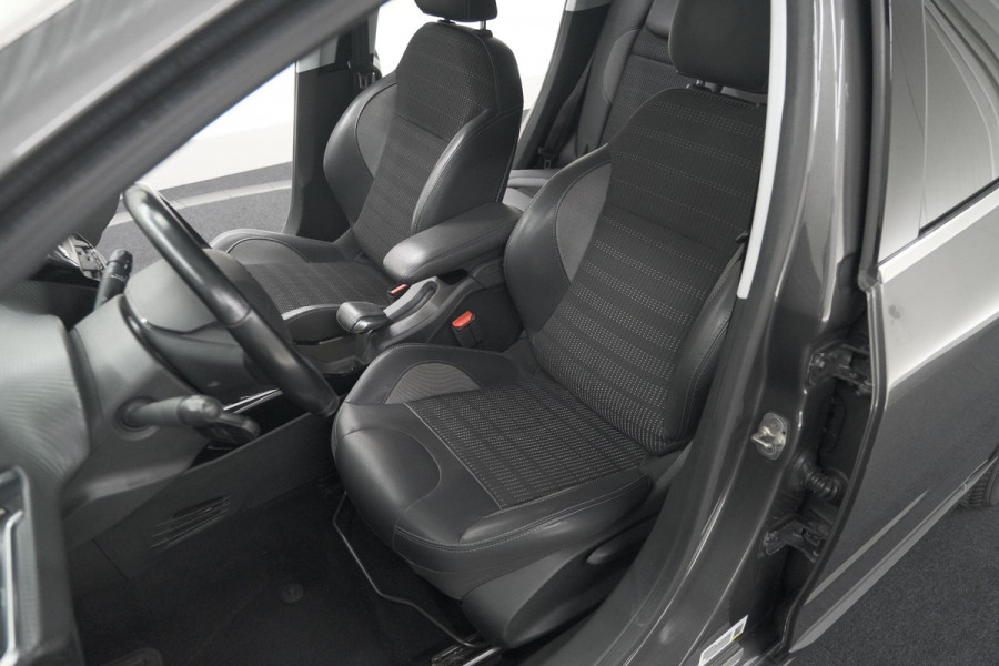 Peugeot 2008 PureTech 110 EAT6 Allure | Camera | Navigatie | Parkeersensoren | Apple Carplay
