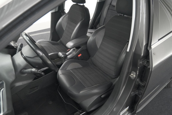 Peugeot 2008 PureTech 110 EAT6 Allure | Camera | Navigatie | Parkeersensoren | Apple Carplay