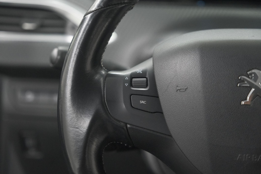 Peugeot 2008 PureTech 110 EAT6 Allure | Camera | Navigatie | Parkeersensoren | Apple Carplay