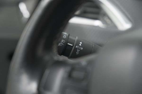 Peugeot 2008 PureTech 110 EAT6 Allure | Camera | Navigatie | Parkeersensoren | Apple Carplay