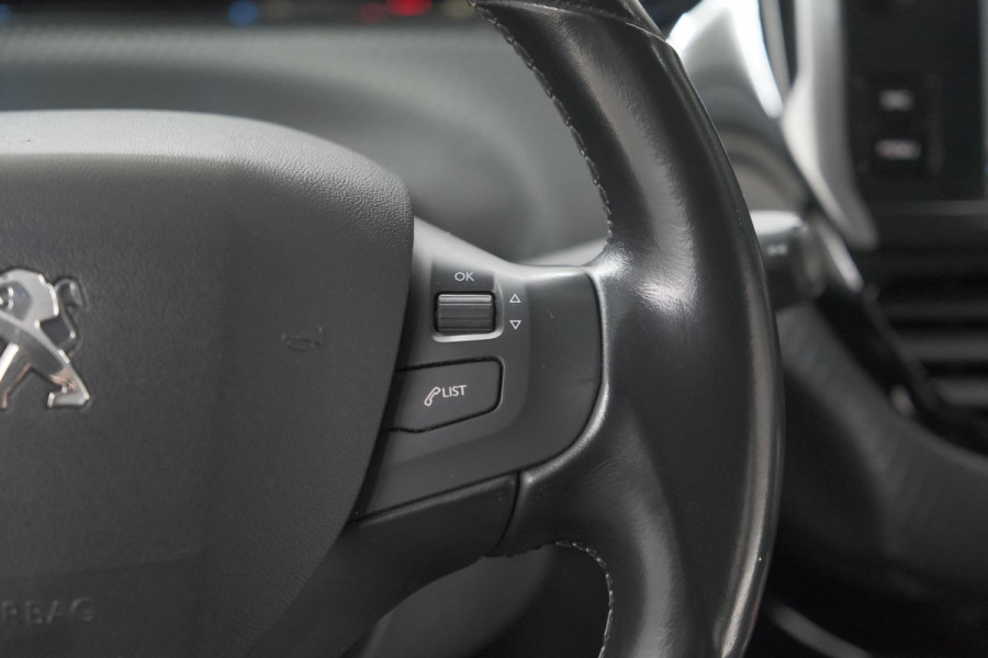 Peugeot 2008 PureTech 110 EAT6 Allure | Camera | Navigatie | Parkeersensoren | Apple Carplay