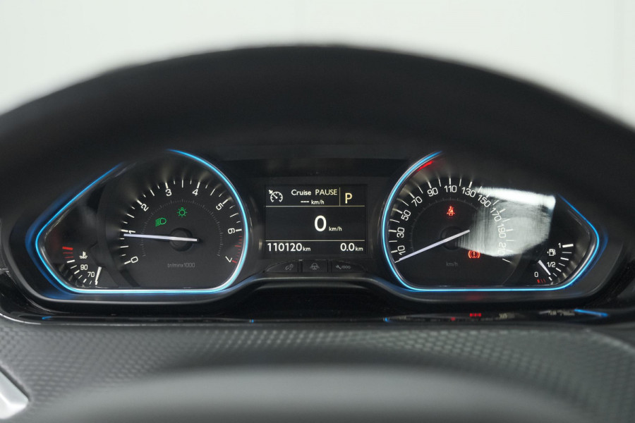 Peugeot 2008 PureTech 110 EAT6 Allure | Camera | Navigatie | Parkeersensoren | Apple Carplay