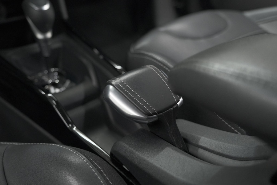 Peugeot 2008 PureTech 110 EAT6 Allure | Camera | Navigatie | Parkeersensoren | Apple Carplay