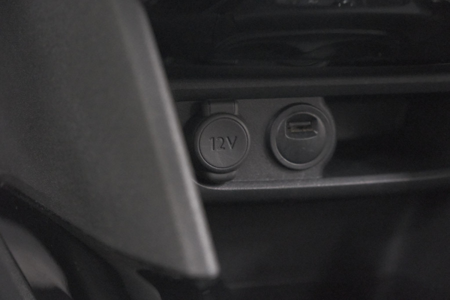 Peugeot 2008 PureTech 110 EAT6 Allure | Camera | Navigatie | Parkeersensoren | Apple Carplay