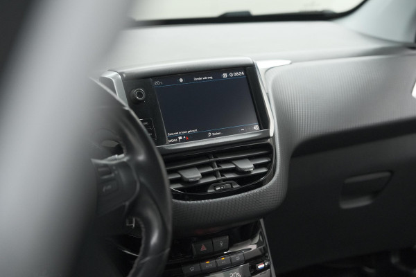 Peugeot 2008 PureTech 110 EAT6 Allure | Camera | Navigatie | Parkeersensoren | Apple Carplay