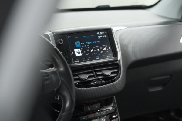 Peugeot 2008 PureTech 110 EAT6 Allure | Camera | Navigatie | Parkeersensoren | Apple Carplay