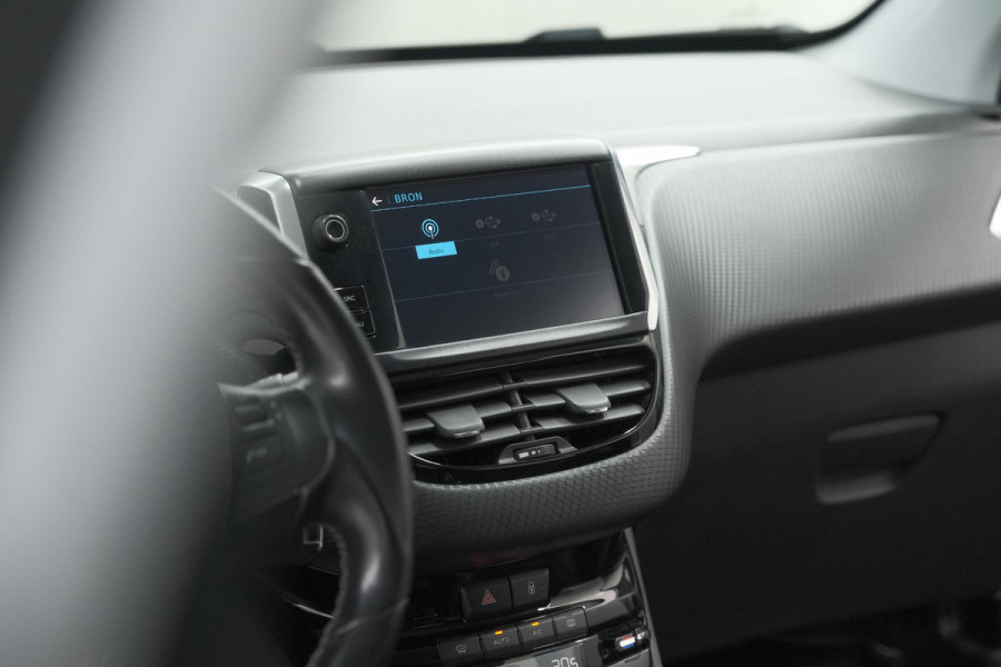 Peugeot 2008 PureTech 110 EAT6 Allure | Camera | Navigatie | Parkeersensoren | Apple Carplay