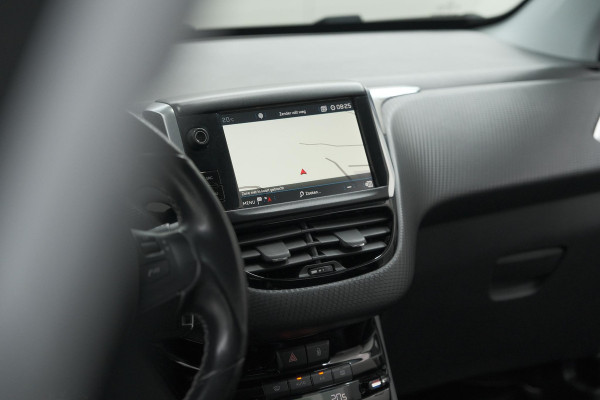 Peugeot 2008 PureTech 110 EAT6 Allure | Camera | Navigatie | Parkeersensoren | Apple Carplay