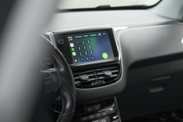 Peugeot 2008 PureTech 110 EAT6 Allure | Camera | Navigatie | Parkeersensoren | Apple Carplay