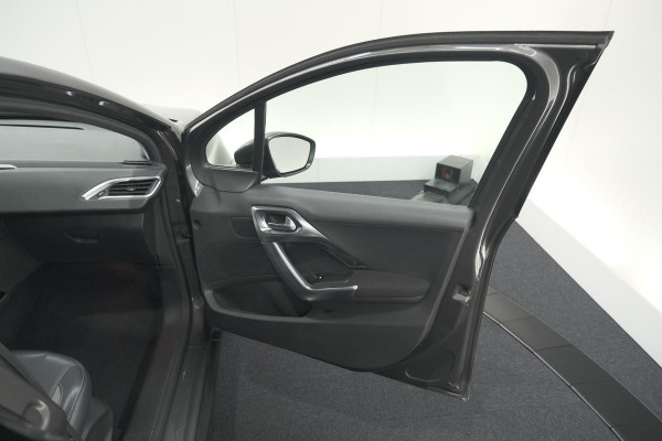Peugeot 2008 PureTech 110 EAT6 Allure | Camera | Navigatie | Parkeersensoren | Apple Carplay