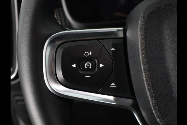 Volvo XC40 Recharge Core | Apple Carplay & AndroidAUTO | Dwarsstangen | Elektrische kofferklep | Camera |