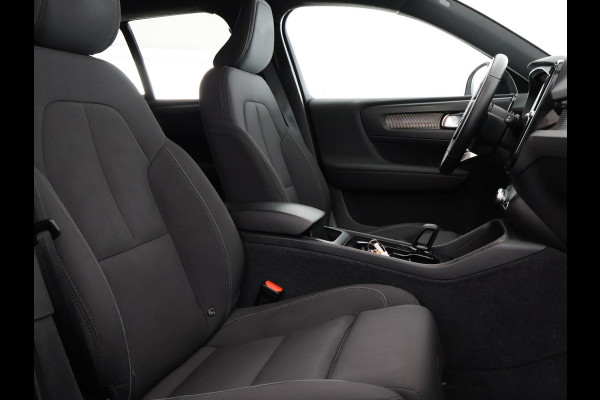 Volvo XC40 Recharge Core | Apple Carplay & AndroidAUTO | Dwarsstangen | Elektrische kofferklep | Camera |