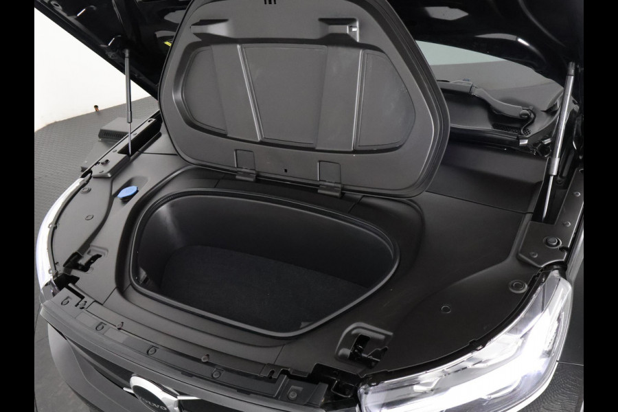 Volvo XC40 Recharge Core | Apple Carplay & AndroidAUTO | Dwarsstangen | Elektrische kofferklep | Camera |
