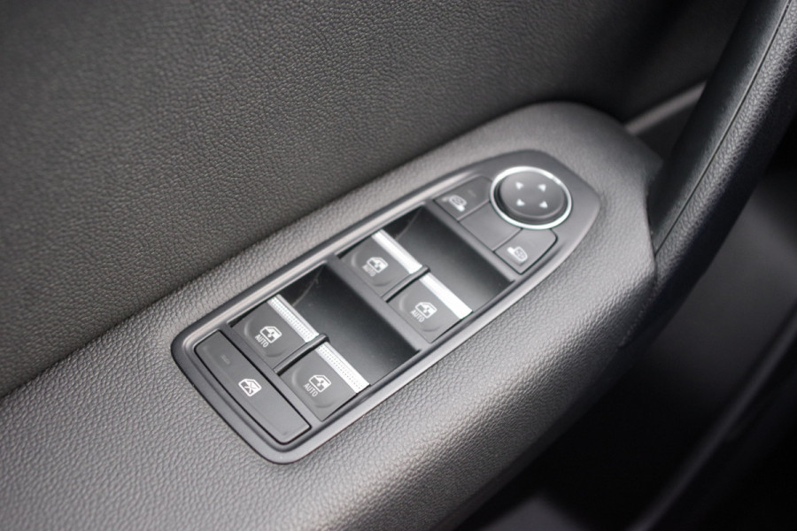 Renault Captur 1.3 TCe 140 PK Automaat Intens, Cruise Control, Climate Control, Sfeerverlichting