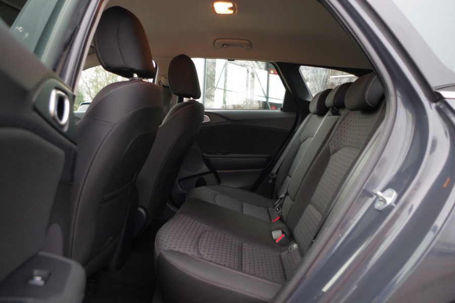 Kia Ceed Sportswagon 1.5 T-GDi 160 PK DynamicLine, Cruise Control, Camera, Navigatie