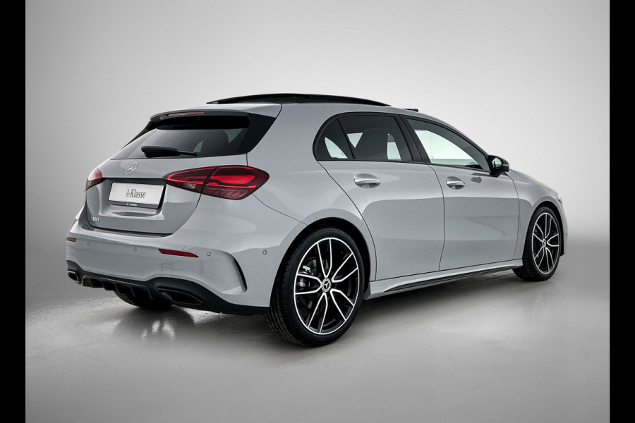 Mercedes-Benz A-Klasse 180 Business Solution AMG | AMG Line Plus pakket | Nightpakket | Smartphone-integratie | 360° camera | Head-up display | Panoramaschuifdak | 19 inch AMG velgen | Augmented Reality navigatie |
