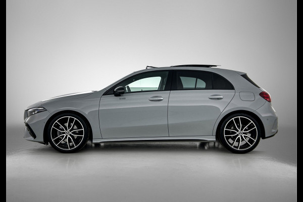 Mercedes-Benz A-Klasse 180 Business Solution AMG | AMG Line Plus pakket | Nightpakket | Smartphone-integratie | 360° camera | Head-up display | Panoramaschuifdak | 19 inch AMG velgen | Augmented Reality navigatie |