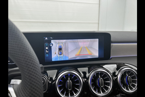 Mercedes-Benz A-Klasse 180 Business Solution AMG | AMG Line Plus pakket | Nightpakket | Smartphone-integratie | 360° camera | Head-up display | Panoramaschuifdak | 19 inch AMG velgen | Augmented Reality navigatie |
