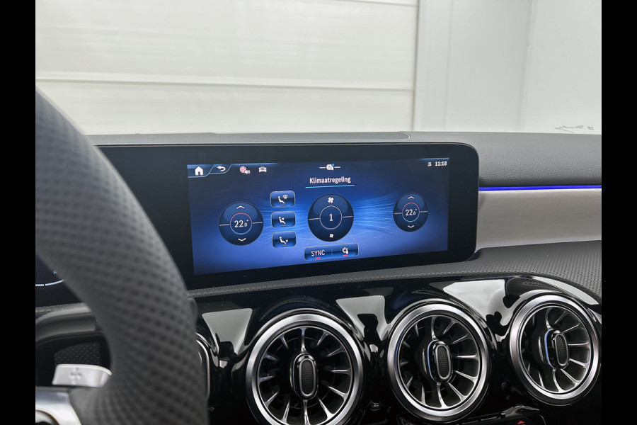 Mercedes-Benz A-Klasse 180 Business Solution AMG | AMG Line Plus pakket | Nightpakket | Smartphone-integratie | 360° camera | Head-up display | Panoramaschuifdak | 19 inch AMG velgen | Augmented Reality navigatie |