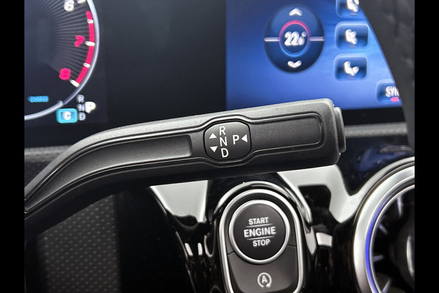 Mercedes-Benz A-Klasse 180 Business Solution AMG | AMG Line Plus pakket | Nightpakket | Smartphone-integratie | 360° camera | Head-up display | Panoramaschuifdak | 19 inch AMG velgen | Augmented Reality navigatie |