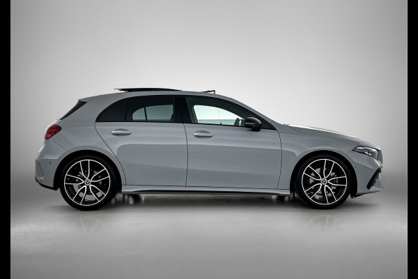 Mercedes-Benz A-Klasse 180 Business Solution AMG | AMG Line Plus pakket | Nightpakket | Smartphone-integratie | 360° camera | Head-up display | Panoramaschuifdak | 19 inch AMG velgen | Augmented Reality navigatie |