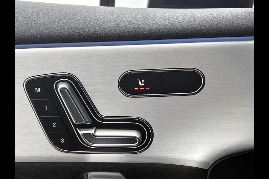 Mercedes-Benz A-Klasse 180 Business Solution AMG | AMG Line Plus pakket | Nightpakket | Smartphone-integratie | 360° camera | Head-up display | Panoramaschuifdak | 19 inch AMG velgen | Augmented Reality navigatie |