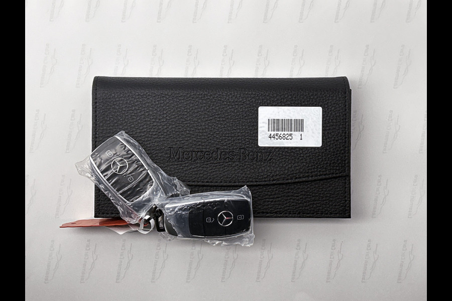 Mercedes-Benz A-Klasse 180 Business Solution AMG | AMG Line Plus pakket | Nightpakket | Smartphone-integratie | 360° camera | Head-up display | Panoramaschuifdak | 19 inch AMG velgen | Augmented Reality navigatie |