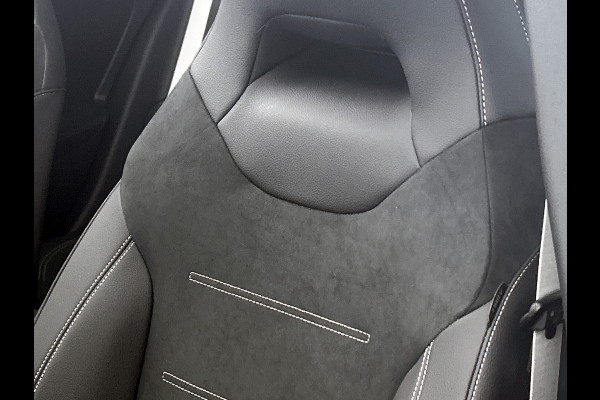 Mercedes-Benz A-Klasse 180 Business Solution AMG | AMG Line Plus pakket | Nightpakket | Smartphone-integratie | 360° camera | Head-up display | Panoramaschuifdak | 19 inch AMG velgen | Augmented Reality navigatie |