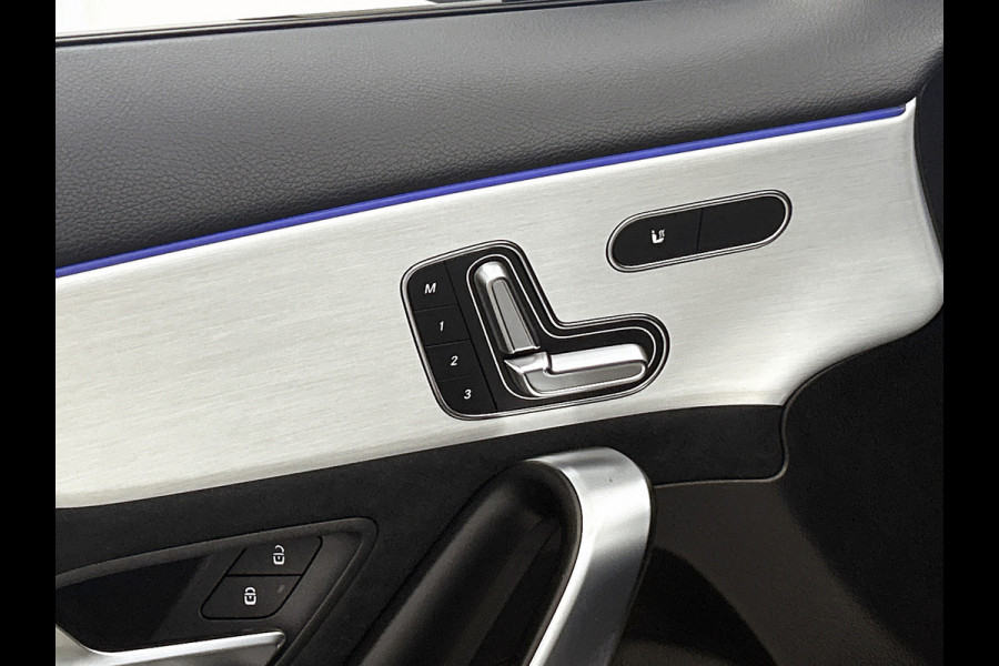 Mercedes-Benz A-Klasse 180 Business Solution AMG | AMG Line Plus pakket | Nightpakket | Smartphone-integratie | 360° camera | Head-up display | Panoramaschuifdak | 19 inch AMG velgen | Augmented Reality navigatie |