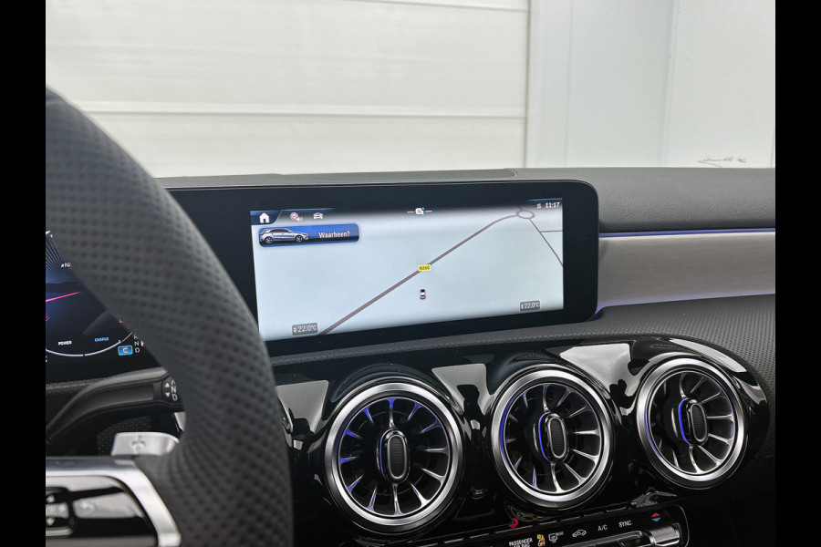 Mercedes-Benz A-Klasse 180 Business Solution AMG | AMG Line Plus pakket | Nightpakket | Smartphone-integratie | 360° camera | Head-up display | Panoramaschuifdak | 19 inch AMG velgen | Augmented Reality navigatie |