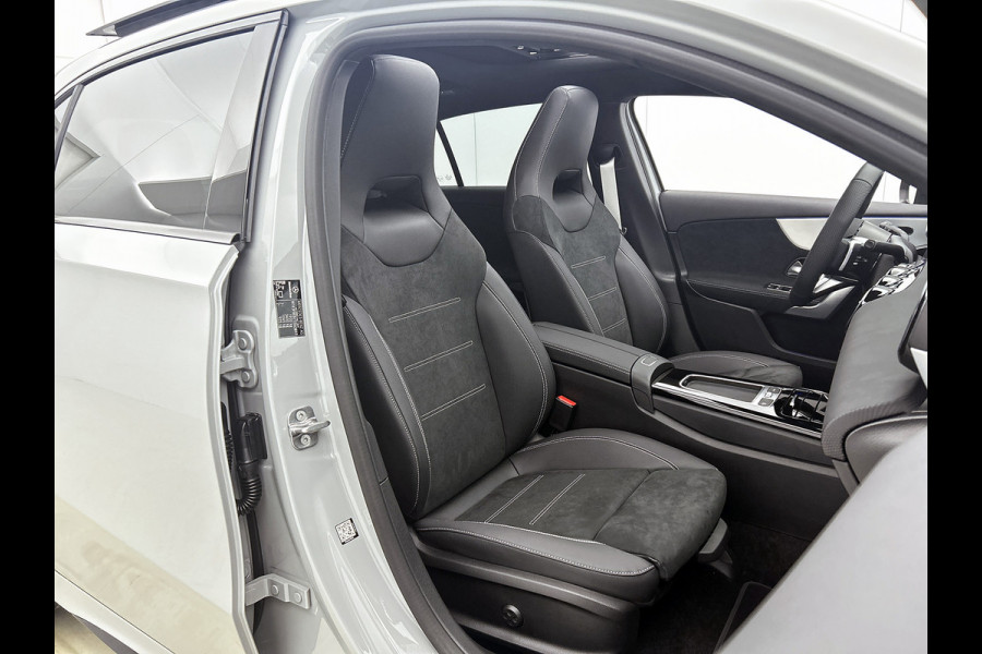 Mercedes-Benz A-Klasse 180 Business Solution AMG | AMG Line Plus pakket | Nightpakket | Smartphone-integratie | 360° camera | Head-up display | Panoramaschuifdak | 19 inch AMG velgen | Augmented Reality navigatie |