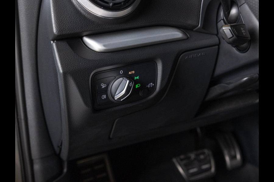 Audi A3 Limousine 35 TFSI CoD 2x S-Line / 150pk / B&O / Apple CarPlay / Stoelverwarming /
