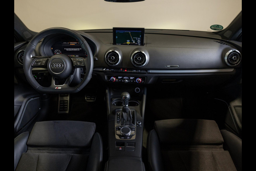 Audi A3 Limousine 35 TFSI CoD 2x S-Line / 150pk / B&O / Apple CarPlay / Stoelverwarming /