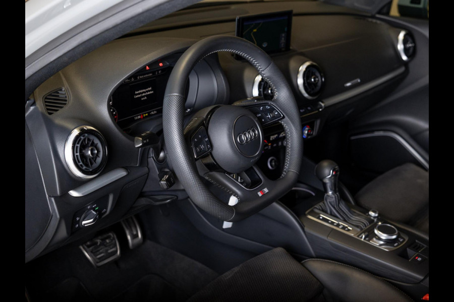 Audi A3 Limousine 35 TFSI CoD 2x S-Line / 150pk / B&O / Apple CarPlay / Stoelverwarming /