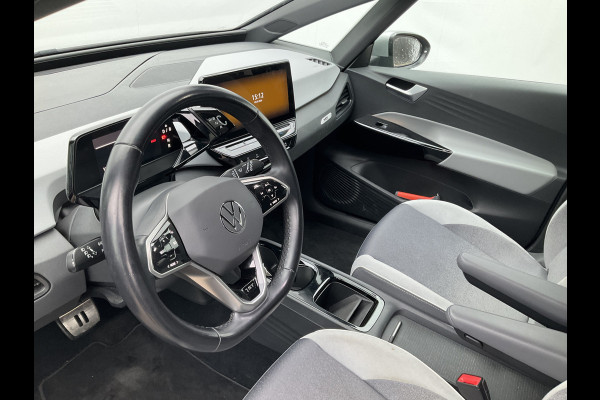Volkswagen ID.3 First Plus 58 kWh Carplay Adap.Cruise Camera Stoel/Stuurverw Keyless Led NL-Auto!