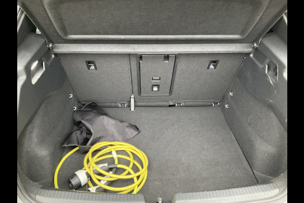 Volkswagen ID.3 First Plus 58 kWh Carplay Adap.Cruise Camera Stoel/Stuurverw Keyless Led NL-Auto!