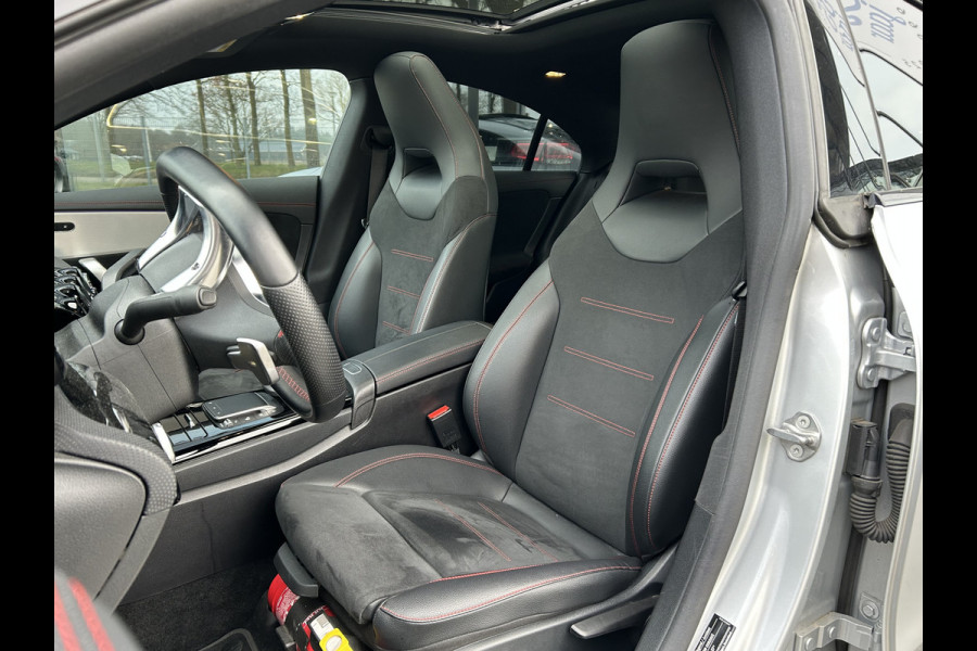 Mercedes-Benz CLA-Klasse 250e AMG // Panoramadak // Nightpakket // Sfeerverlichting // Carplay // Camera // Keyless // MultiBeam