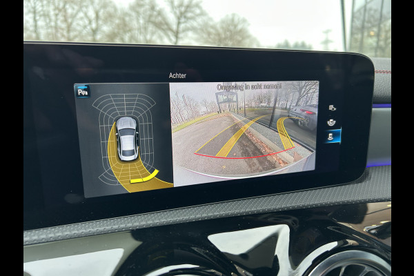 Mercedes-Benz CLA-Klasse 250e AMG // Panoramadak // Nightpakket // Sfeerverlichting // Carplay // Camera // Keyless // MultiBeam