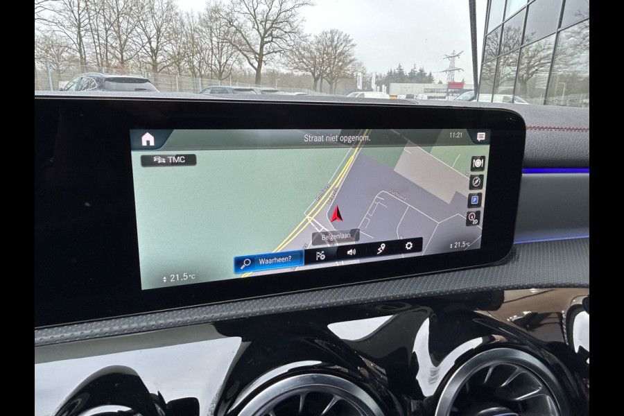 Mercedes-Benz CLA-Klasse 250e AMG // Panoramadak // Nightpakket // Sfeerverlichting // Carplay // Camera // Keyless // MultiBeam