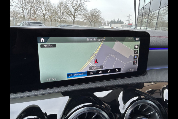 Mercedes-Benz CLA-Klasse 250e AMG // Panoramadak // Nightpakket // Sfeerverlichting // Carplay // Camera // Keyless // MultiBeam