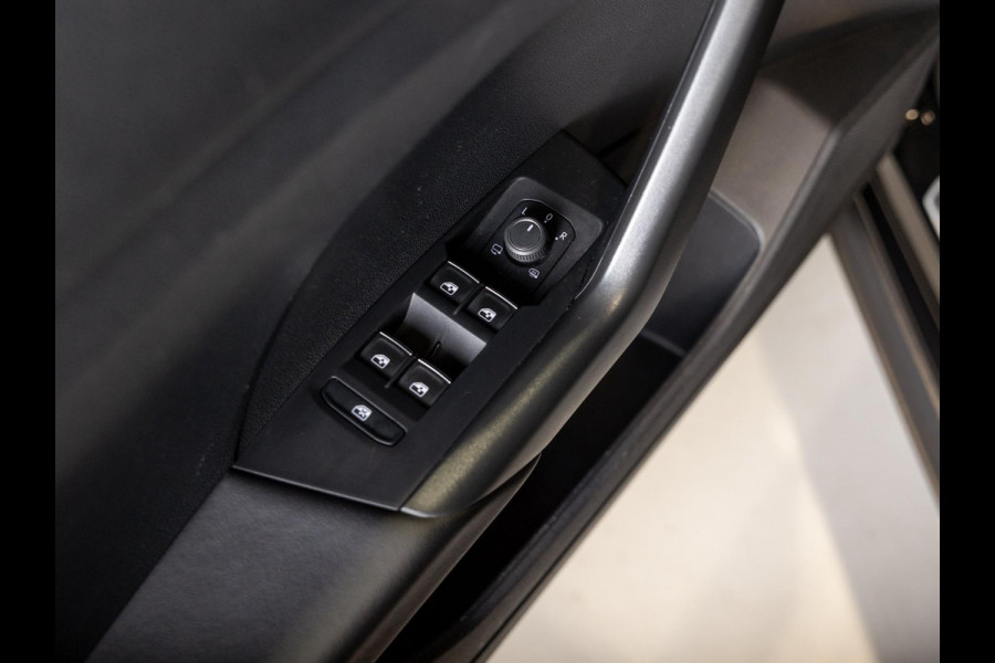 Volkswagen T-Cross 1.0 TSI 2x R-Line / 110pk / Stoelverwarming / Virtual cockpit / Automatische klimaatregeling /