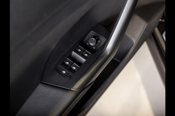 Volkswagen T-Cross 1.0 TSI 2x R-Line / 110pk / Stoelverwarming / Virtual cockpit / Automatische klimaatregeling /
