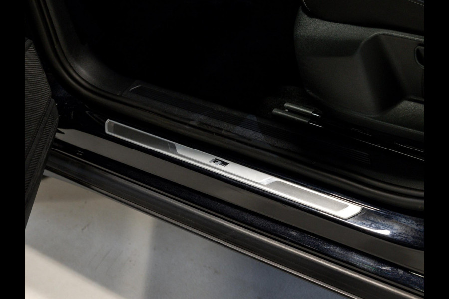 Volkswagen T-Cross 1.0 TSI 2x R-Line / 110pk / Stoelverwarming / Virtual cockpit / Automatische klimaatregeling /